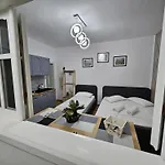 شقة Studio Vlora فلورا